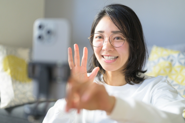 一人暮らしで副業ライブ配信を始めるなら!上り速度で選ぶおすすめネット回線【2026年最新】